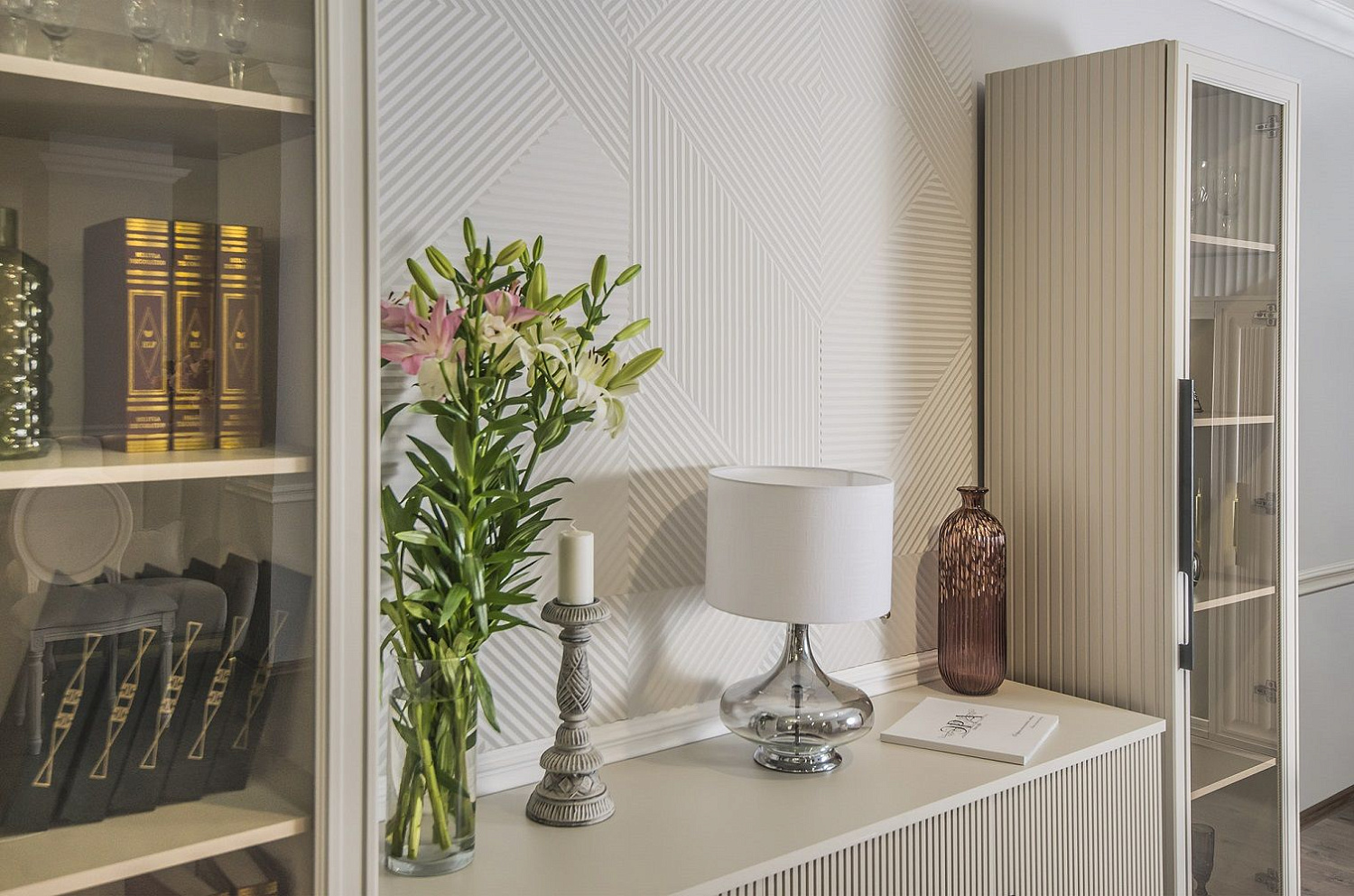 Витрина Стелла 1-ств светло серый камень