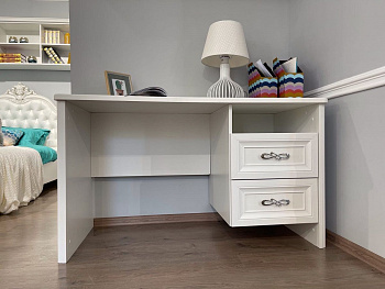 Стол письменный Мишель белый матовый