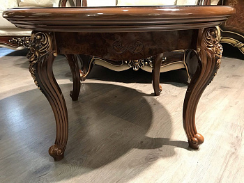 Столик круглый Джоконда корень дуба глянец