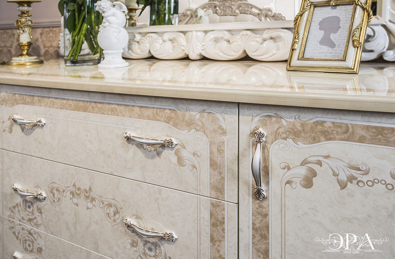 Комод Патрисия крем корень глянец (гостиная)