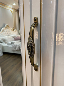 Шкаф Натали 2-дверный с зеркалом белый глянец